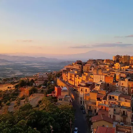 Mineo Townhouse With Incredible Views Of Mt Etna Villa Exterior photo