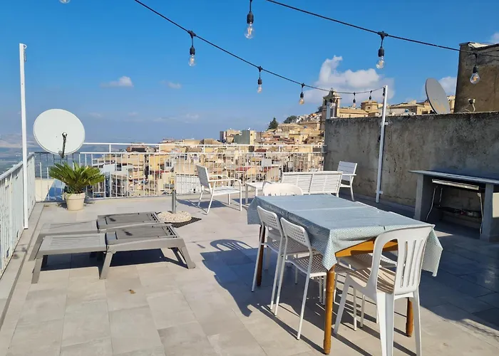 Mineo Townhouse With Incredible Views Of Mt Etna