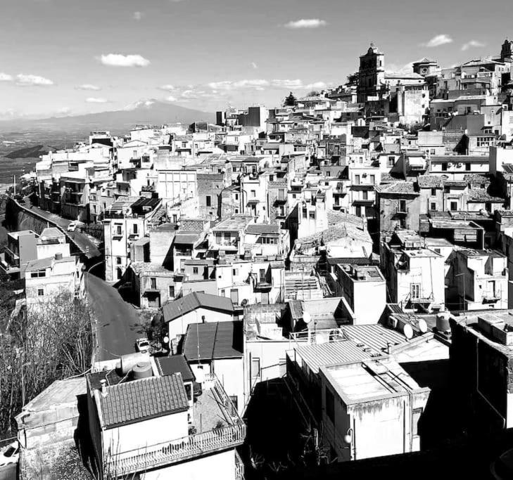 Townhouse With Incredible Views Of Mt Etna *